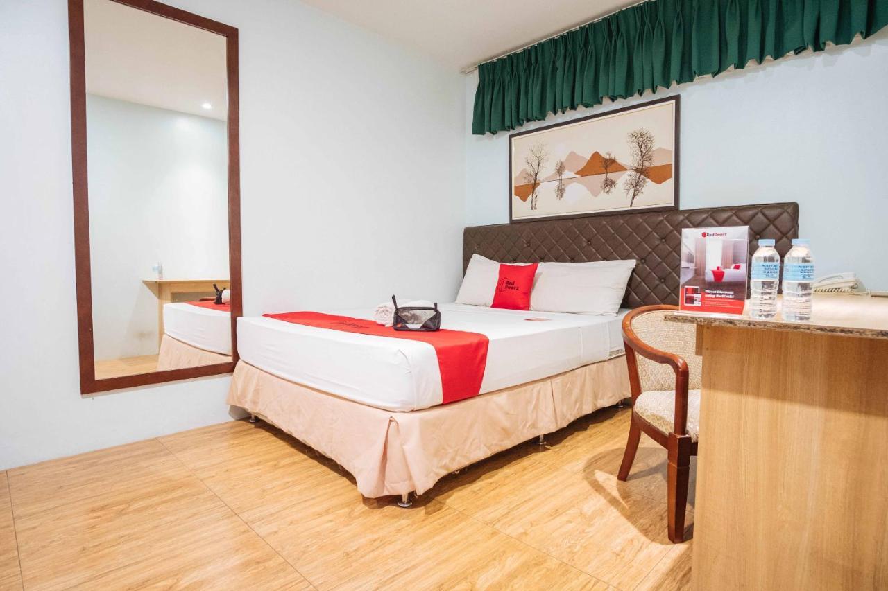 Reddoorz Plus Near Cebu Capitol מראה חיצוני תמונה
