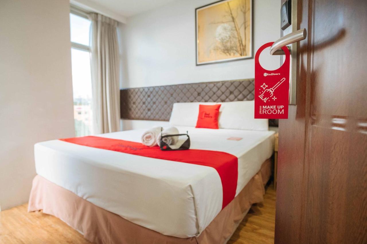 Reddoorz Plus Near Cebu Capitol מראה חיצוני תמונה