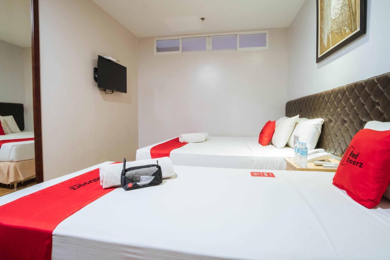 Reddoorz Plus Near Cebu Capitol מראה חיצוני תמונה